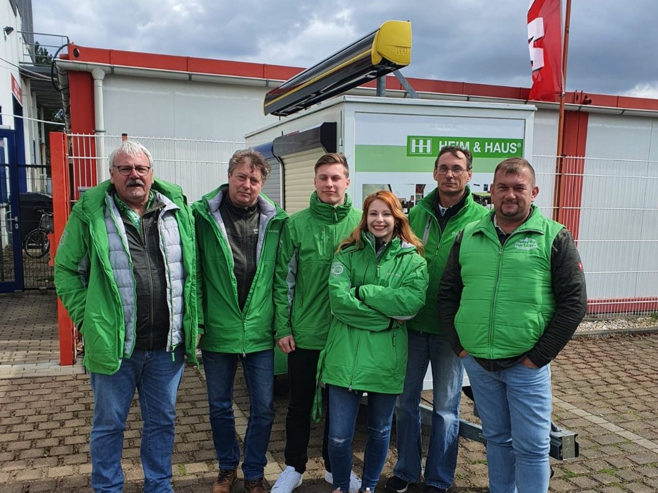 HEIM & HAUS Teamfoto aller Fachberater der Verkaufsleitung Dessau