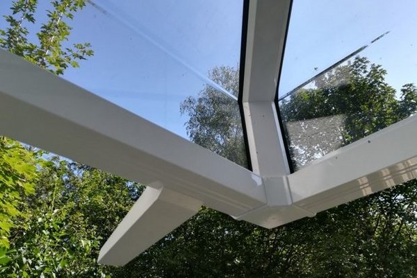 Vordach aus Glas Detailansicht