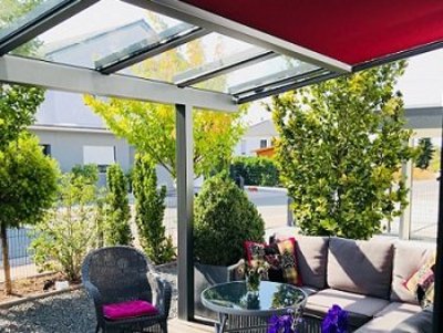 HEIM & HAUS Fotowettbewerb 2018 rote Wintergartenmarkise unter Terrassendach