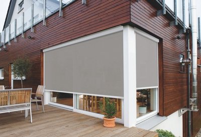 Außenansicht ZipScreen fast geschlossener ZipScreen in der Fabre beige,grau