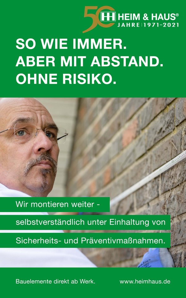 HEIM & HAUS Facebook Posting mit einem Montagepartner bei einem Aufmaß an der Wand