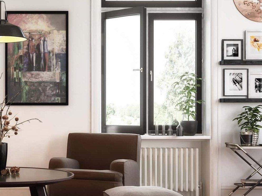 Das Raumklima wird insbesondere durch die Luftqualität und Temperatur bestimmt Zimmer mit geöffnetem Fenster über Heizkörper