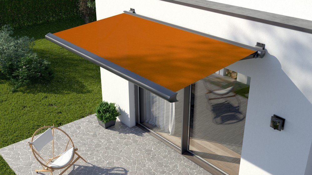 Orangenes Markisentuch über Terrasse aus Vogelperspektive