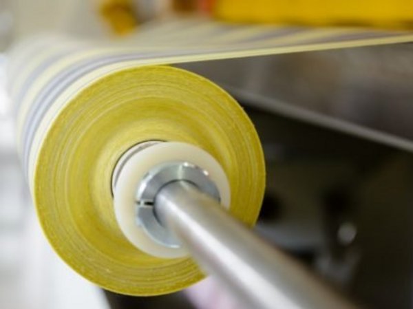 Aufgerolltes Markisentuch Tuchballen in der Markisenproduktion