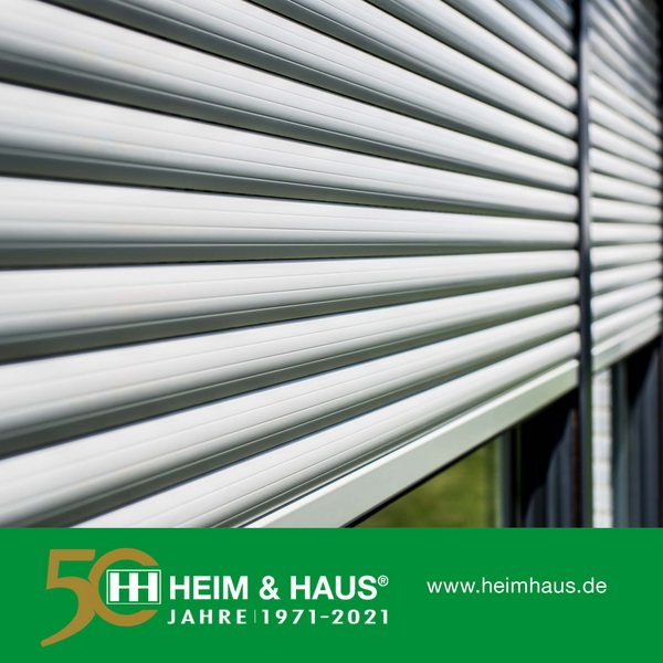 HEIM & HAUS Facebook Posting mit geschlossenem Rollladen