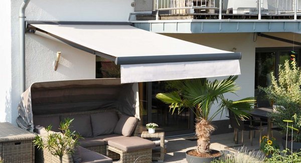 Little Big Markise speziell für kleine Terrassen Little Big Markise speziell für kleine Terrassen