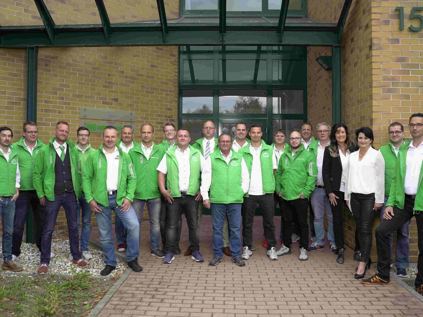 HEIM & HAUS Teamfoto aller Fachberater der Verkaufsleitung Leipzig 