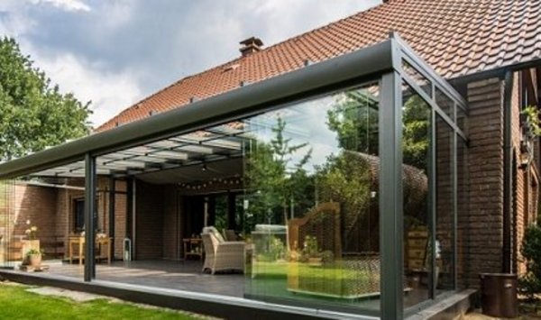 Wetterschutzelemente für klare Durchsicht putzen Terrassendach mit Schiebeverglasung