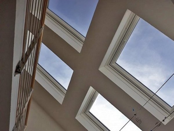 Kombinierte Dachfenster für besonders viel Helligkeit Vier Dachfenster kombiniert