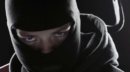 Einbrecher mit Brechstange