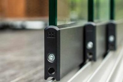 Führungsschienen im Detail Terrassendächer im Detail mit Schienenelementen