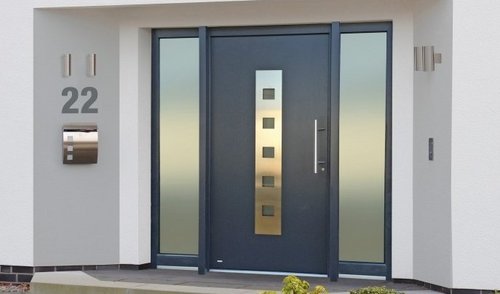 Haustür anthrazit mit Eingangsbereich