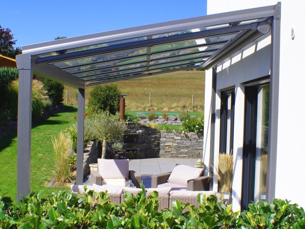Terrassendach aus seitlicher Ansicht